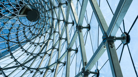 Symbolbild Staatsaufbau: Abstraktre Struktur eines Gebäudes