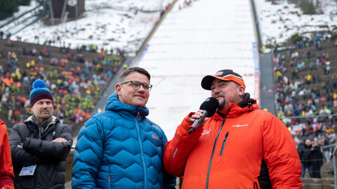 Ministerpräsident Boris Rhein, Schirmherr des Skisprung-Weltcups in Willingen, gemeinsam mit Moderator Jürgen Bangert. Ministerpräsident Boris Rhein, Schirmherr des Skisprung-Weltcups in Willingen, gemeinsam mit Moderator Jürgen Bangert.