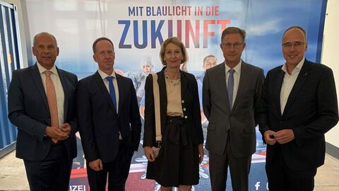 Poseck und Beuth zu Besuch im Marburger Briefermittlungszentrum